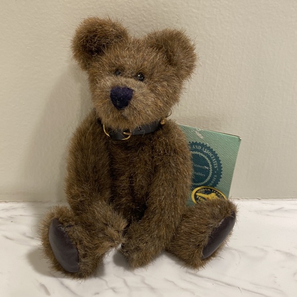 NWT attached Boyds Bears Humboldt #5840-05.Winner of the Golden Teddy Award - Picture 8 of 8